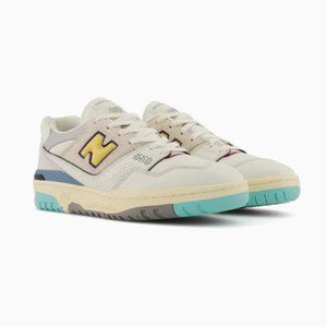 BRAND NEW New Balance 550 White Surf in Women's Size 7